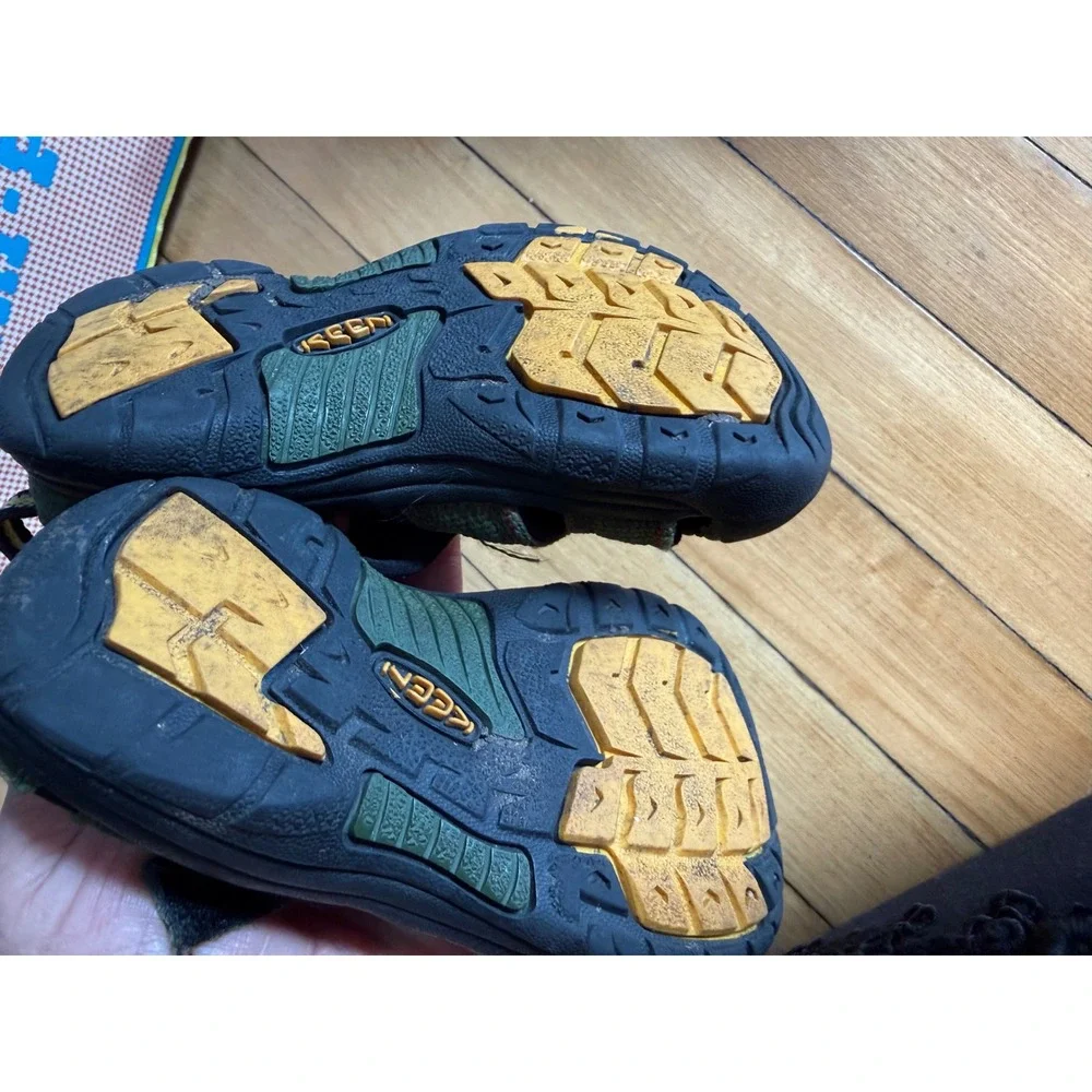 Keen green youth outdoor sandals